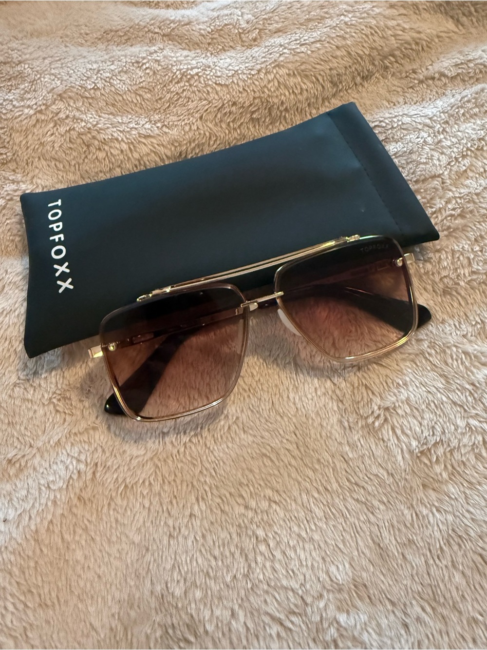 Topfoxx Men’s Gold Frame Brown Gradient Square Sunglasses